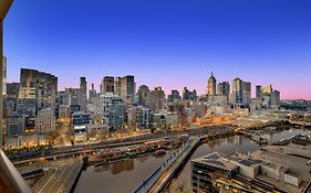 Luxury City And River Views & Free Parking